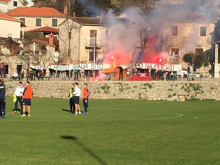 Hajduk zbog Torcide zaustavio trening i zapljeskao