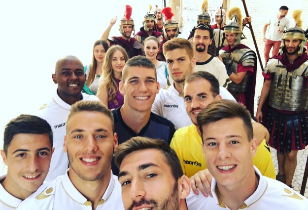 Sušić, Vlašić i društvo opalili selfie: Evo kako izgledaju u novom Hajdukovom dresu