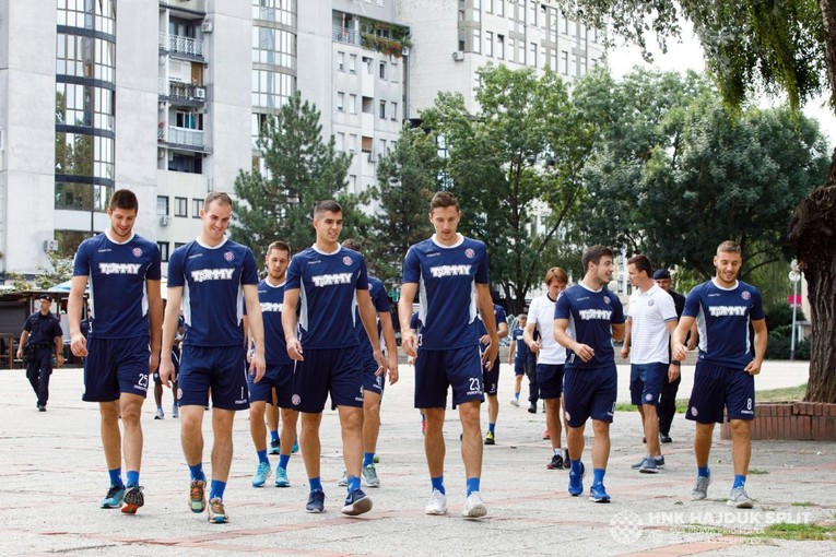 Hajdukovci nasmijani prošetali Zagrebom