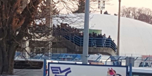 "ONI SU OK, IZ ZAGREBA SU" Zbog "pogrešne" osobne iskaznice završio u kavezu s navijačima
