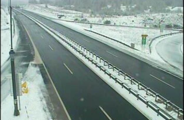 Stiže novi snijeg: Vozači ne idite na put bez zimske opreme