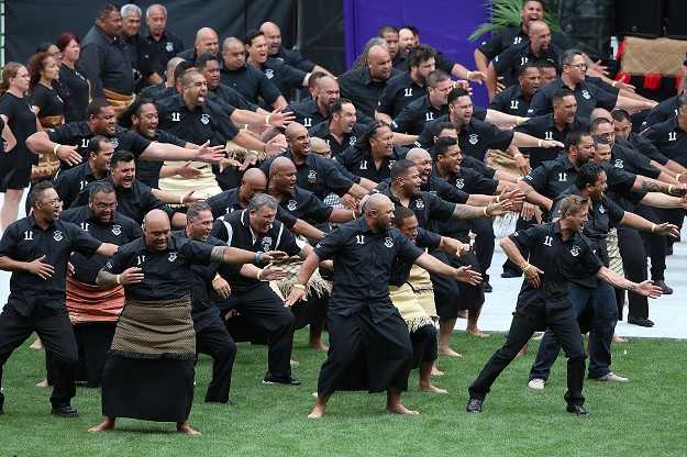 Video koji je rasplakao svijet: Velikog ratnika Jonaha Lomu ispratili hakom na stadionu