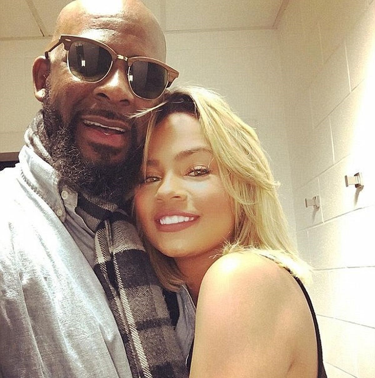 Legendarni glazbenik optužen da vodi seksualni kult: "Zlostavlja nas i snima tijekom seksa"