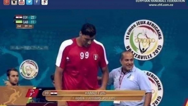 Najviši rukometaš na svijetu: Pogledajte diva od 225 cm u akciji