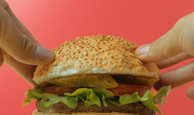Ovo će vam otkriti tajnu kako hamburgeri na fotografijama uvijek izgledaju besprijekorno