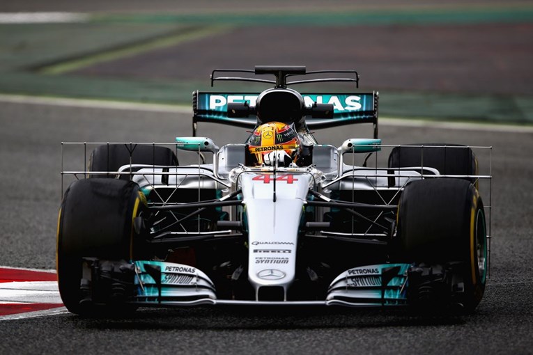 Pogledajte nove F1 bolide u akciji: Hamilton najbrži prvog dana testiranja