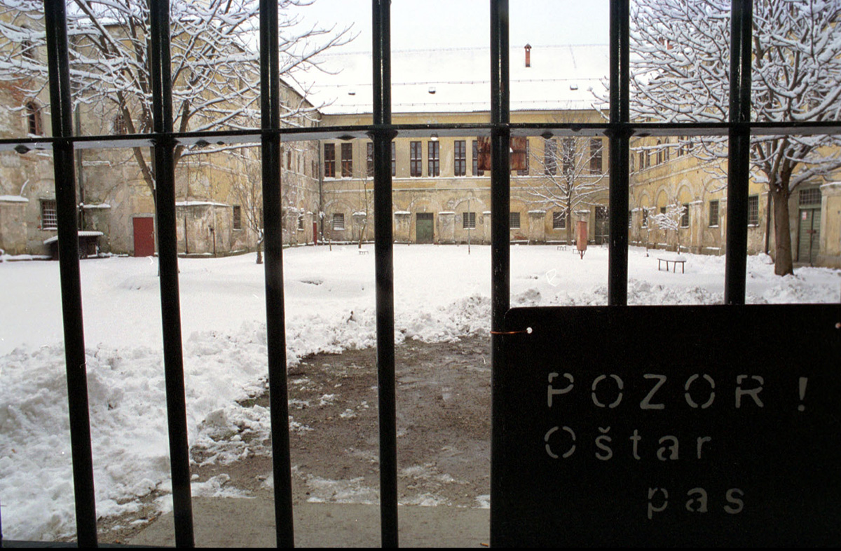 KRVAVI OKRŠAJ U LEPOGLAVI Od metle i žlice izradio nož pa izrezao 35-godišnjaka