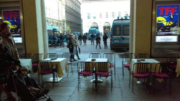 BOYSI NAPRAVILI KAOS U TORINU Smirivali ih vodenim topovima