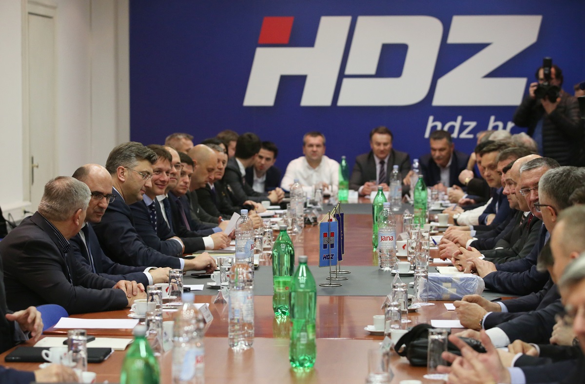 Na pitanje o Kalmetinoj optužnici Plenković je rekao: "Prekrasno"