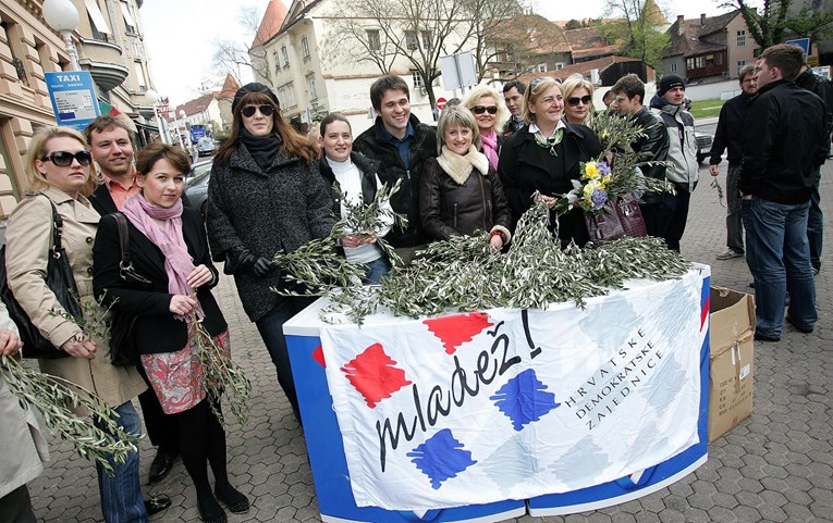 Mladež HDZ-a istovremeno osudila morbidne naljepnice i velikosrpsku propagandu