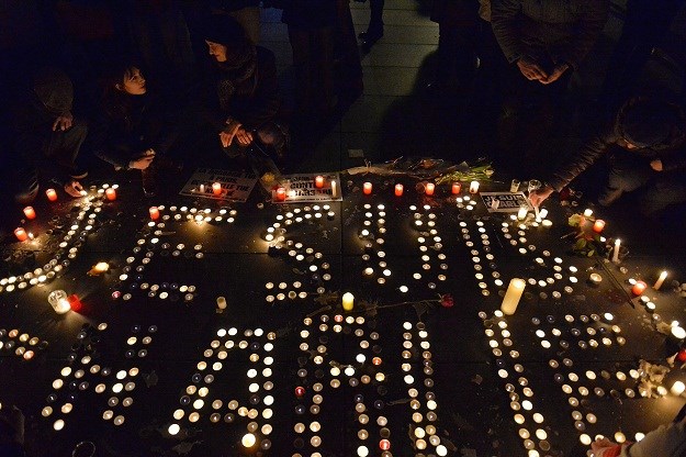 Na trgovima diljem svijeta građani odavali počast ubijenima u napadu na list Charlie Hebdo