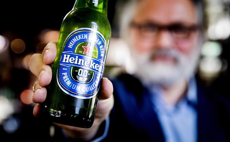 Mađarska bi mogla zabraniti Heineken zbog crvene petokrake
