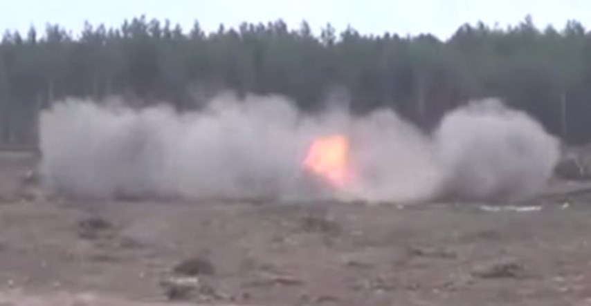 Snimka tragedije na aeromitingu: Ruski helikopter eksplodirao pred publikom, pilot poginuo