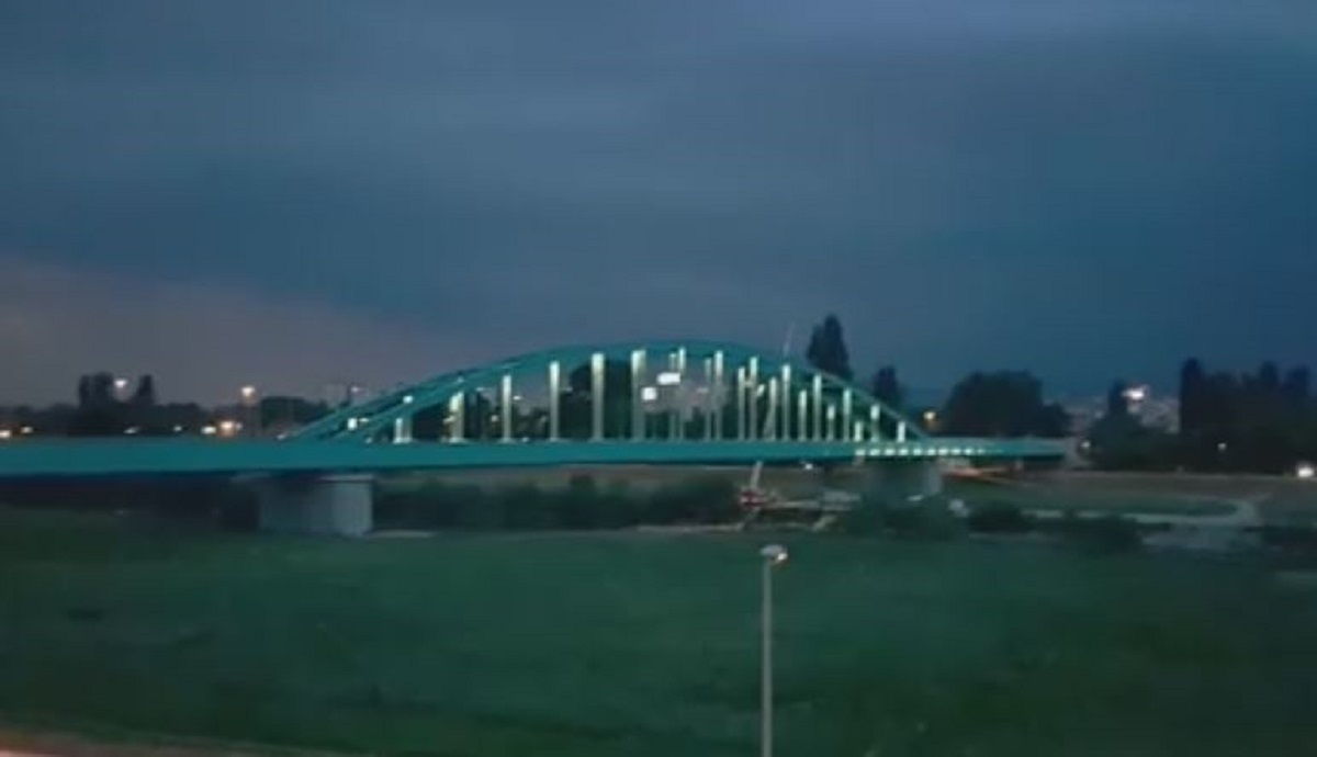 VIDEO Nekoliko dana prije izbora, Hendrixov most zasjao u novom ruhu