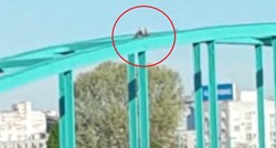VIDEO Dvoje mladih se popelo na vrh Hendrixovog mosta, policija ih dva sata molila da siđu