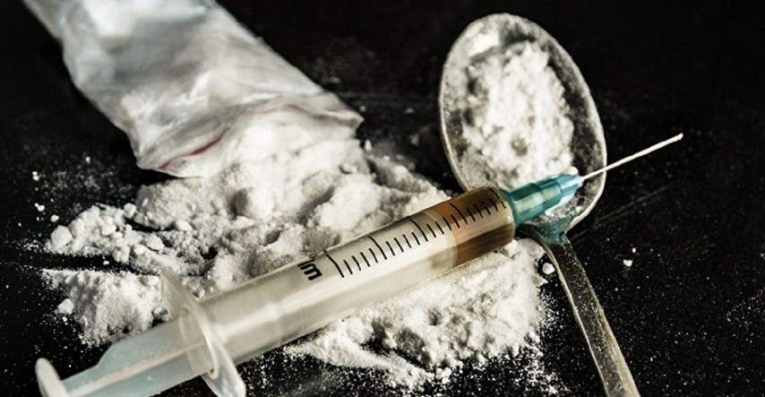 Roditelji u SAD-u svojoj novorođenoj kćeri davali heroin, morfij i metamfetamine
