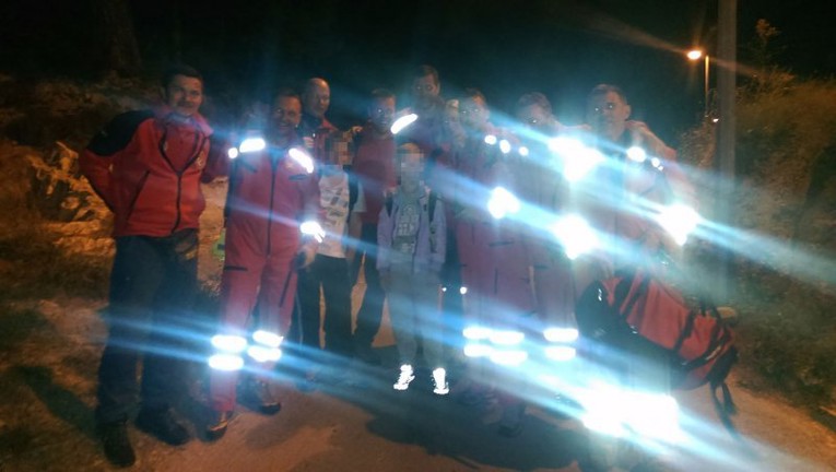 HGSS spasio dva dječaka koja su zapela na padinama Mosora, svojom prisebnošću pomogli da ih se nađe