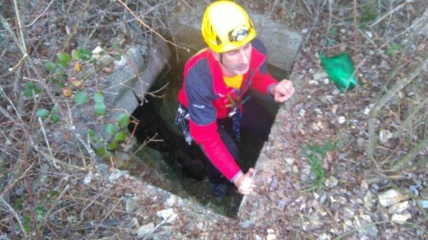 Zadranin pokušavao izvaditi mobitel pa upao u 15 metara duboku jamu, spašen intervencijom GSS-a