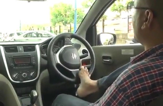 VIDEO Čovjek bez ruku dobio vozačku dozvolu, pogledajte kako vozi samo nogama