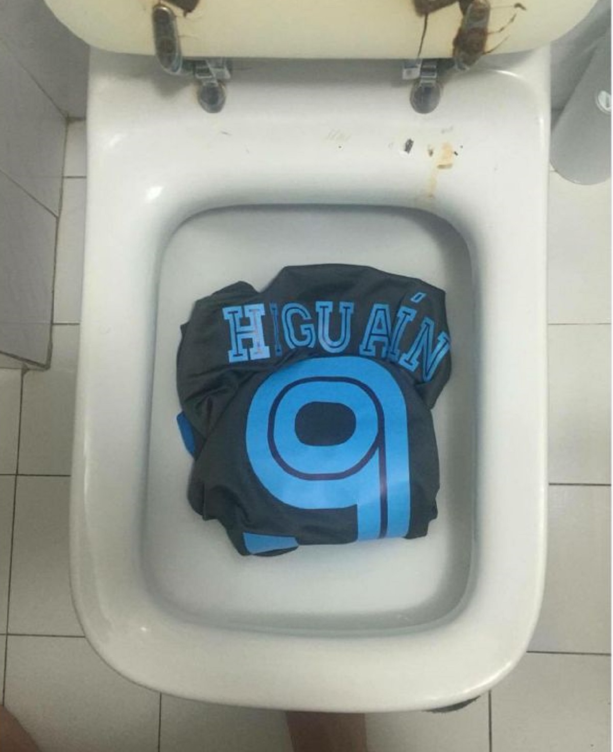 NAJGLASNIJI PRDAC NA SVIJETU Higuainu se tako osvetio grad u kojem je od Boga, postao Govnar