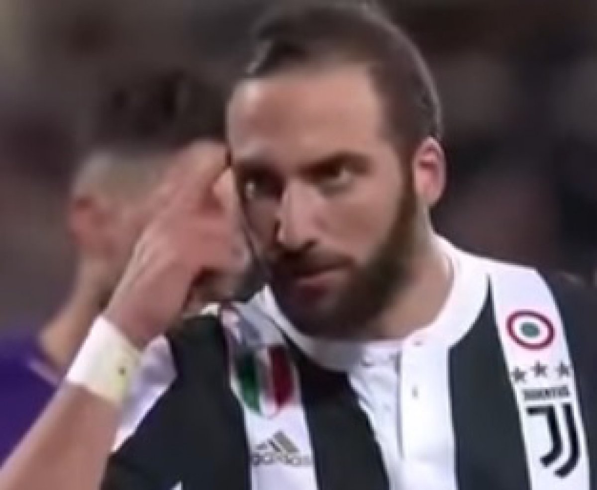 "TI SI LUĐAK" Higuain poludio na srpskog nogometaša