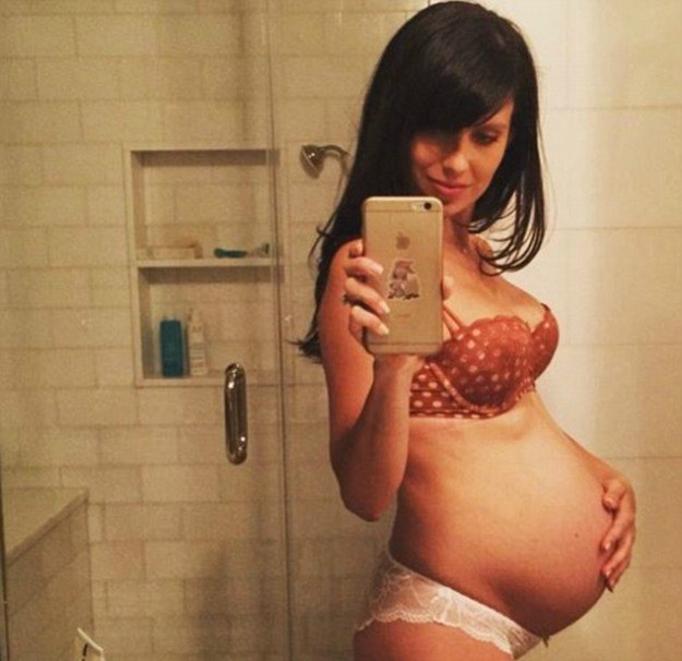 Hilaria Baldwin na Instagramu se pohvalila trudničkom fotkom