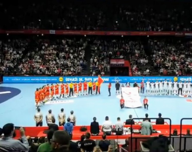 BEZ ZVIŽDUKA Pogledajte kako je crnogorska himna dočekana u Splitu