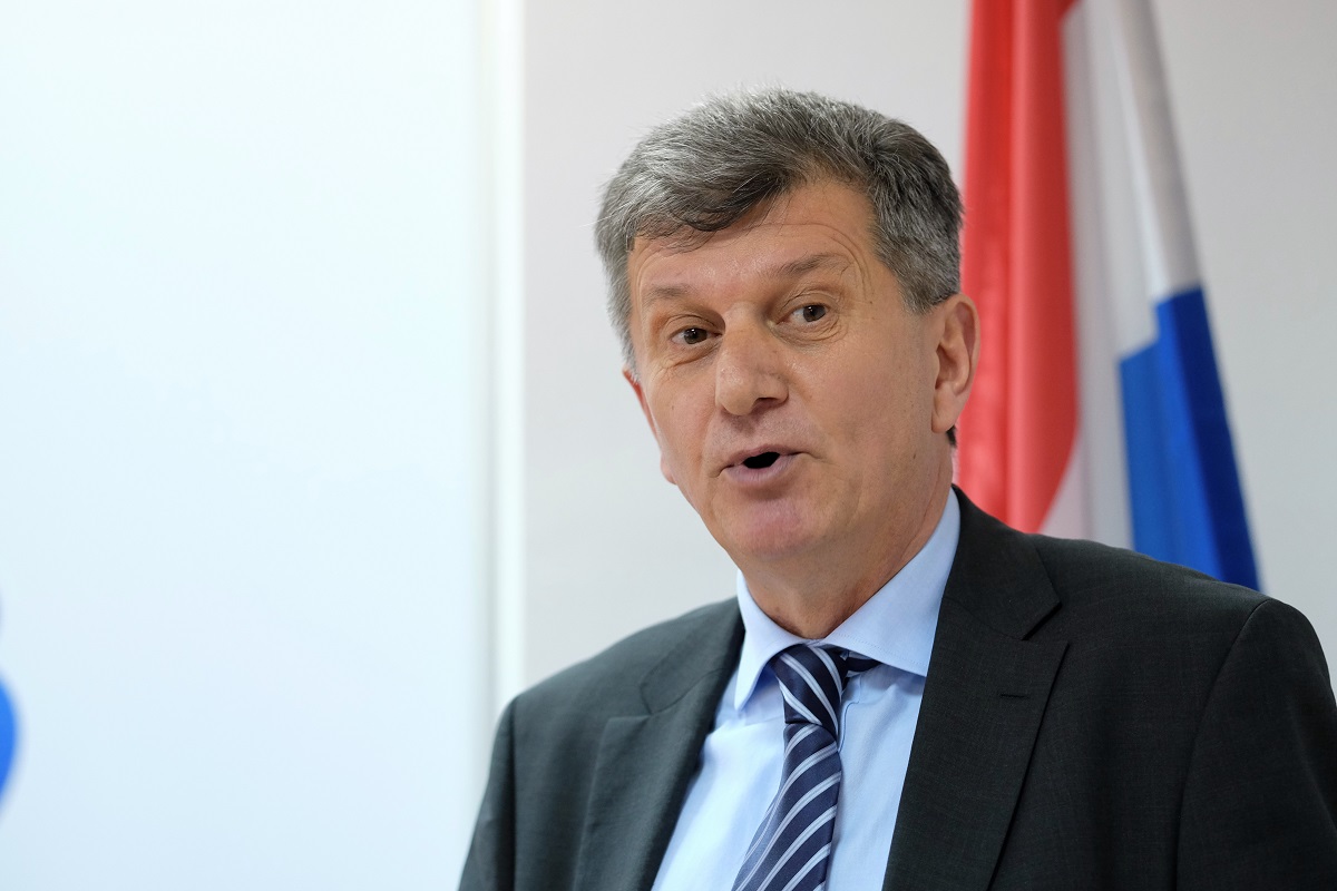 Kujundžić se pere: Izjava o liječnicima i svećenicima izvučena je iz konteksta
