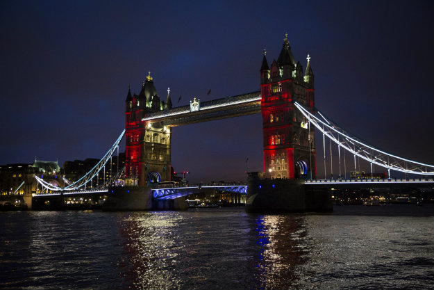 I London u francuskim bojama: Naše su misli s francuskim narodom u ovom teškom trenutku