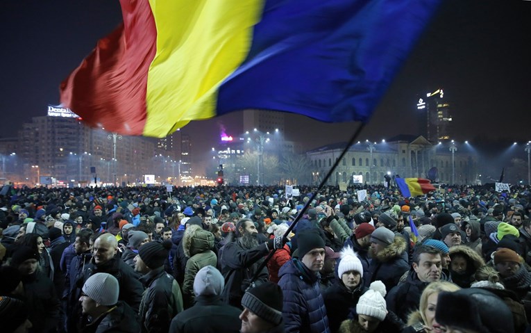 Više od 250,000 ljudi izašlo na ulice i natjeralo rumunjskog ministra da da ostavku