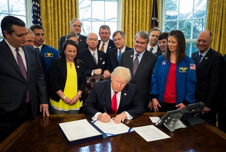 Trump potpisao zakon o misiji NASA-e na Mars