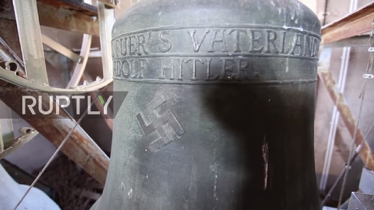 Uklonjena svastika s jednog od Hitlerovih zvona u njemačkoj crkvi