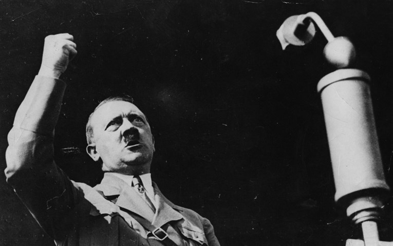 Prije politike je slikao: Pogledajte Hitlerovu sliku koju će izložiti u Italiji