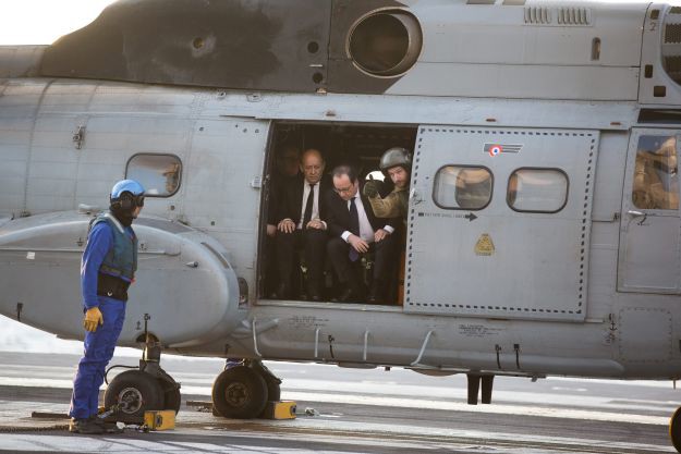Hollande stigao na nosač aviona nedaleko sirijske obale: Nadgledat će operacije protiv ISIS-a