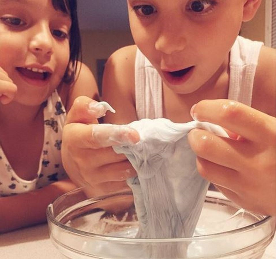 Napravite klincima domaće ljigavce od samo 2 sastojka