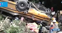 Autobus u Kini pao u provaliju, poginula 21 osoba