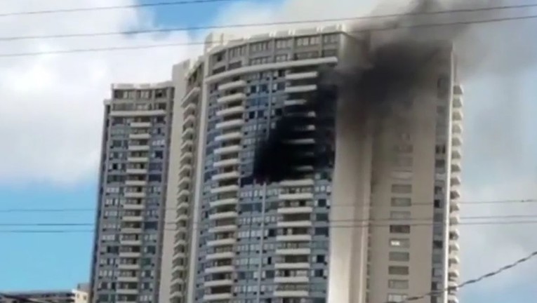 Požar zahvatio 36-katni neboder u Honolulu, najmanje troje poginulih