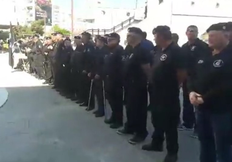VIDEO Umirovljeni pukovnik HV-a prijavljen jer je u Splitu urlao "Za dom spremni"
