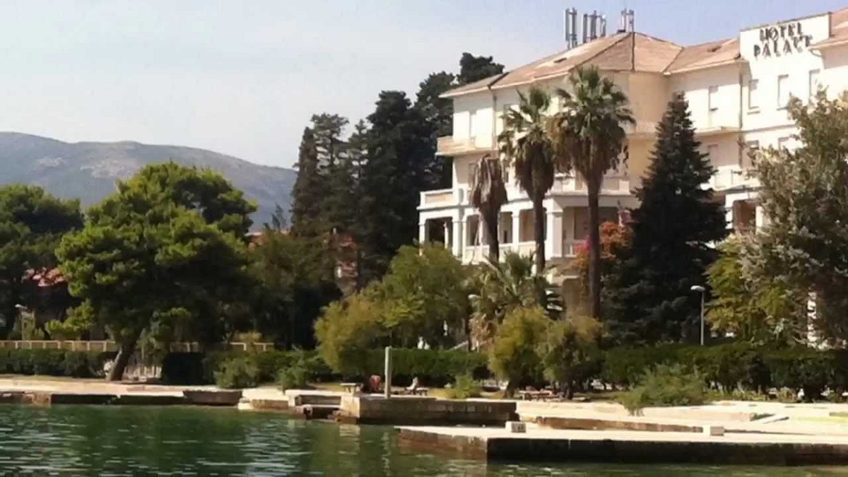 Što se dogodilo 32-godišnjaku? Pronađen krvave glave kraj hotela Palace u Kaštelima