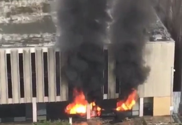 Eksplozija u zgradi u Houstonu uslijed oluje Harvey, ozlijeđen jedan vatrogasac