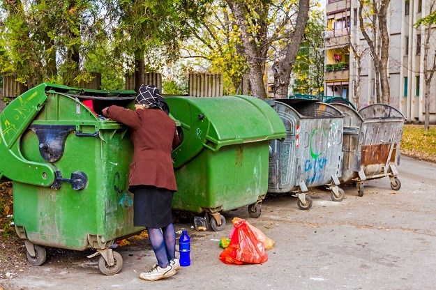 Godišnje bacimo 90 kg hrane po osobi, svi veći supermarketi morat će donirati neprodane namirnice