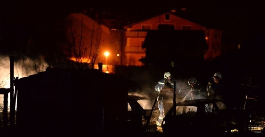 FOTO Kod Varaždina usred noći izgorjelo više automobila