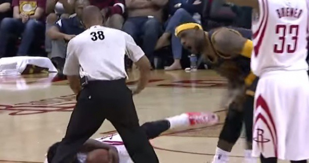 Harden kažnjen zbog udaranja LeBrona u međunožje