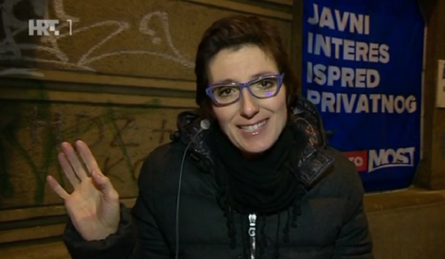 Pogledajte muke po naočalama u javljanju uživo HRT-ove novinarke