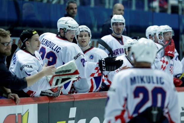 Orešković navijao za hokejaše u Ledenoj, Hrvatska pobjedom završila SP