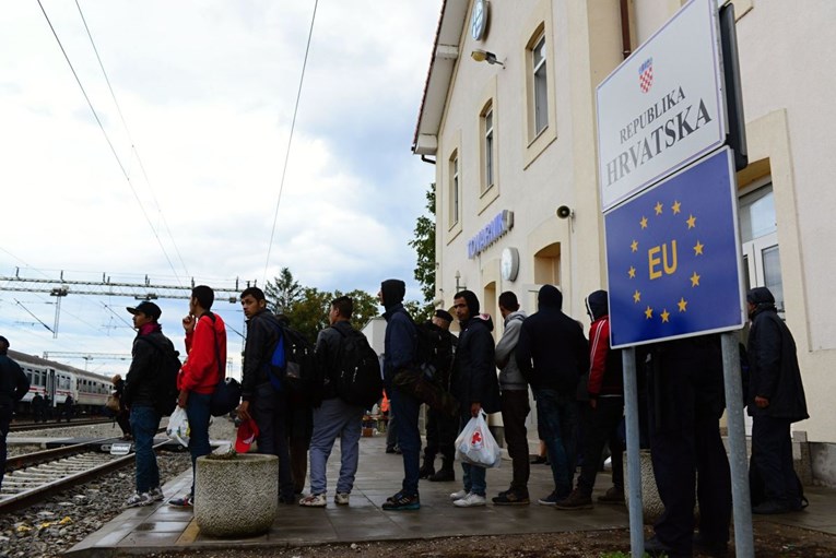 Policija iz Osijeka stala na kraj krijumčarima ljudi: Preko granice prebacili 28 osoba za 11.000 eura