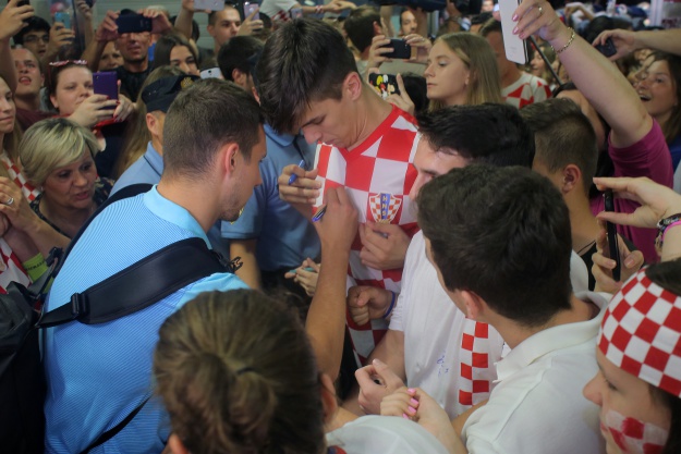 Pogledajte kako Hrvatska slavi Čačića i igrače