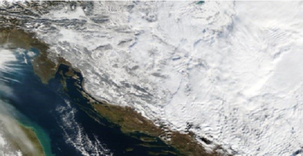 Dijelove zemlje prekrilo pola metra snijega: Pogledajte kako snježna Hrvatska izgleda iz svemira