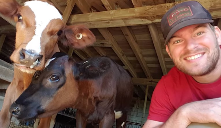 VIDEO Ovaj je čovjek dao otkaz kako bi se brinuo o životinjama kojima treba pomoć