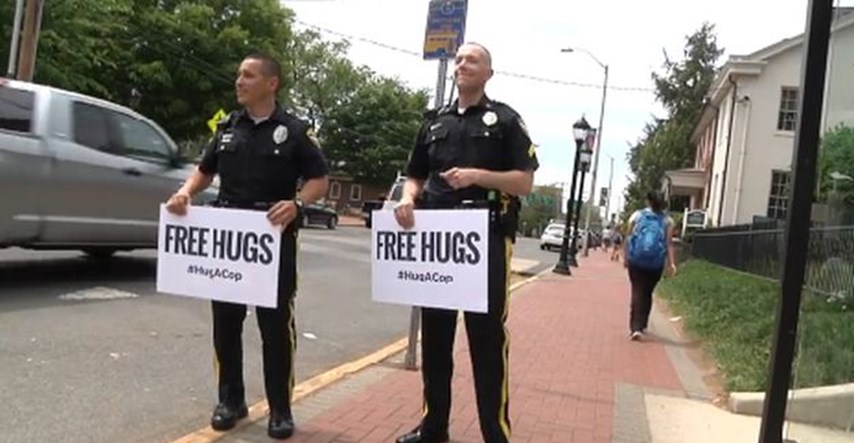 Što se dogodi kad policajci krenu dijeliti besplatne zagrljaje